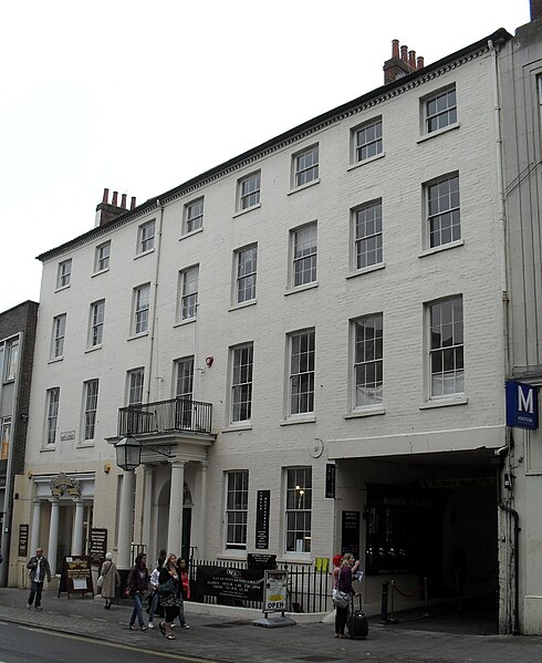 File:Former Clarence Hotel, 30 and 31 North Street, Brighton (IoE Code 480941).jpg