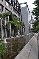 Frankfurt, fountain KfW.JPG