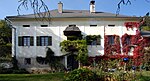 Pörlinghof residence with courtyard walls and archway