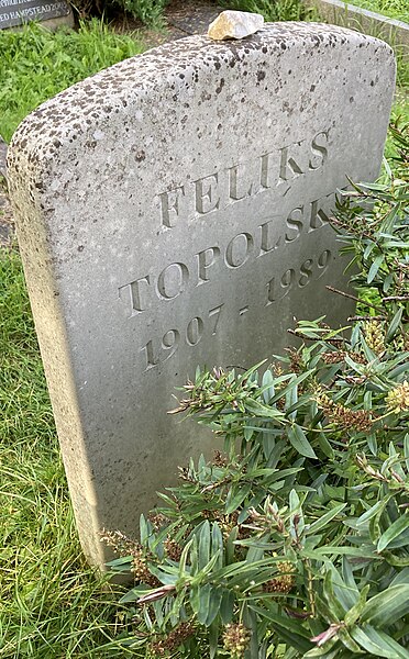 File:Grave of Feliks Topolski in Highgate Cemetery.jpg