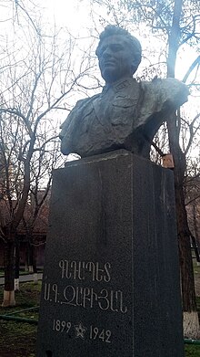 Grave of Simon Zakiyan, Yerevan 08.jpg