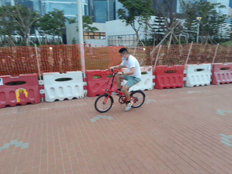 File:HK Wan Chai Waterfront Promenade evening April 2021 SS2 26.jpg