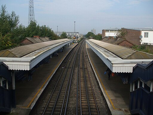 Harlesden station high northbound