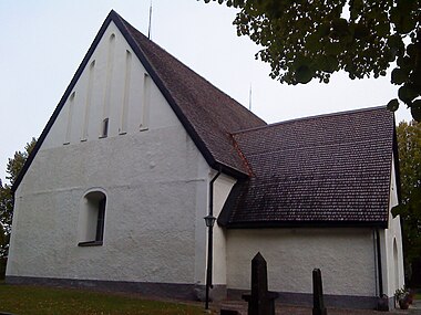 Härnevi kyrka från väster