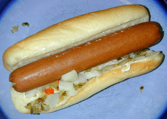 https://upload.wikimedia.org/wikipedia/commons/thumb/4/47/Hotdog_too.jpg/640px-Hotdog_too.jpg