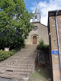 Houldizy (Ardennes) église et escalier d'acces.JPG