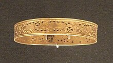 British-made Roman bracelet from the Hoxne hoard with similar animals Hoxne Hoard DSCF9396.JPG