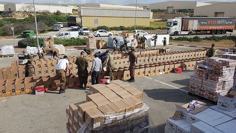 File:IDF Food delivery, Beitar Ilit. II.jpg