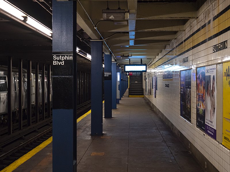 File:IND Queens Boulevard Sutphin Boulevard Northbound Platform.jpg