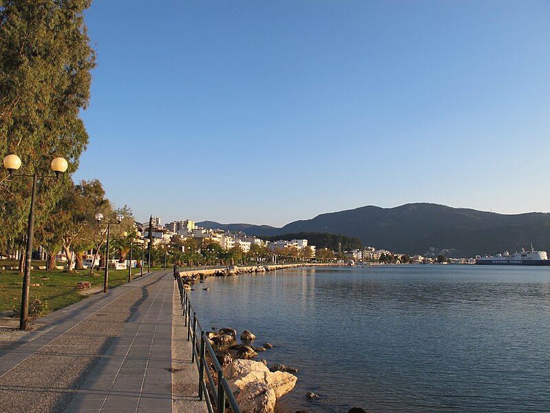File:Igoumenitsa waterfront.JPG