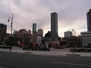 JPMorgan Chase Tower with Houston Skyline.jpg