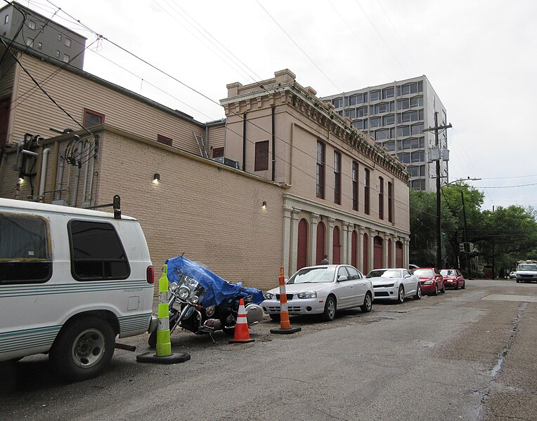 File:Jackson Avenue, New Orleans, April 2016 - Wiliams Supermarket.jpg