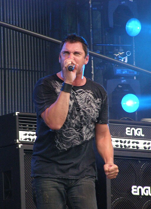 Johnny Gioeli live