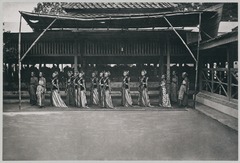 KITLV 11563 - Kassian Céphas - The bedojos the sultan of Yogyakarta - 1884.tif
