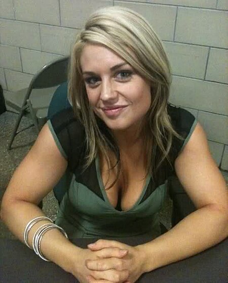 ไฟล์:Kaitlyn backstage at Raw in 2012.jpg