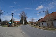 Komařice, ulice směrem k Řevňovicím