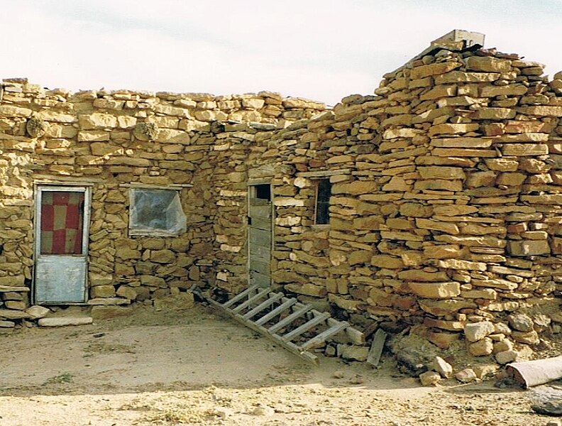 File:Kykotsmovi, Hopi Reservat, Arizona.jpg