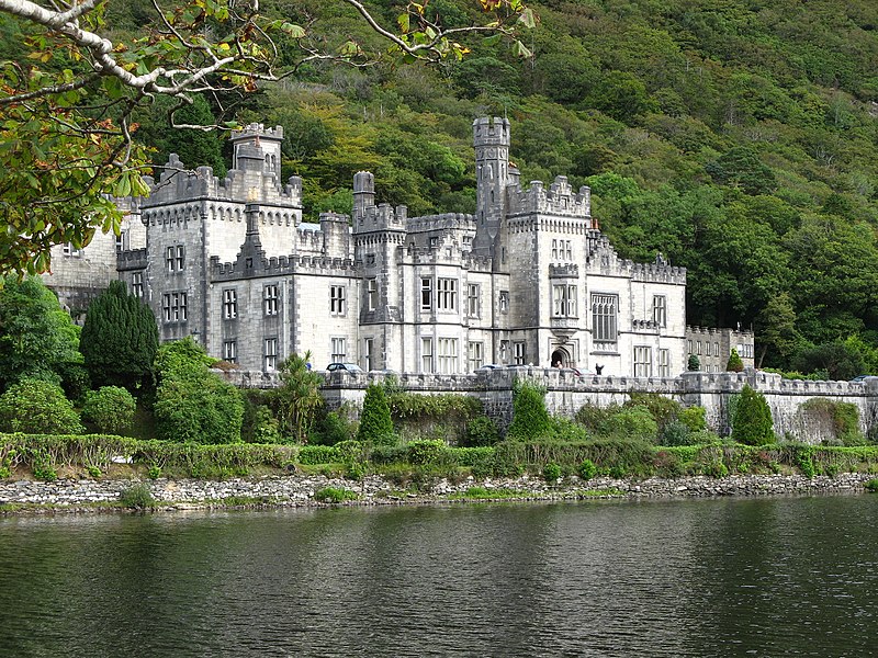 File:Kylemore Abbey2007.jpg