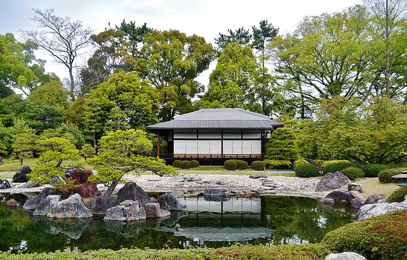 File:Kyoto Nijo-jo Seiryu-en-Garten 4.jpg