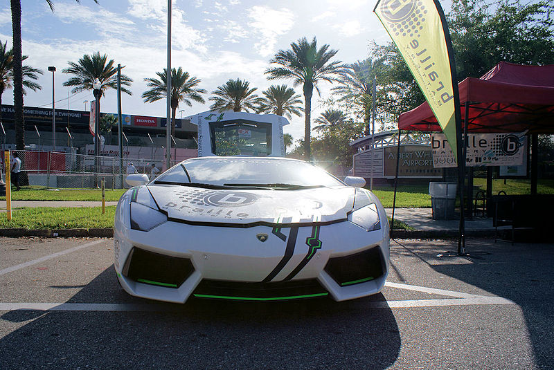 File:Lamborghini Aventador 2012 Sarasota Braille Battery HeadOn SPGP 24March2012 (14697312144).jpg