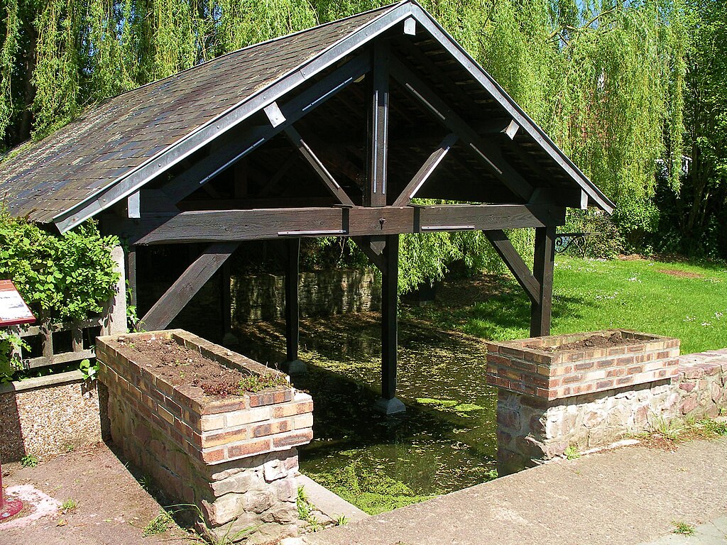 Lavoir Evrecy.JPG