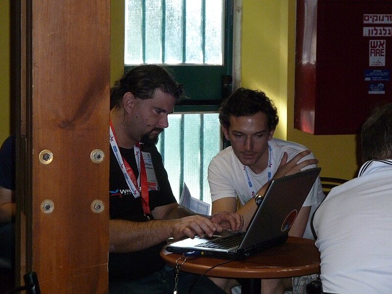 File:Lectures and talks - Wikimania 2011 P1040096.JPG