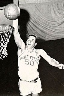 <span class="mw-page-title-main">Len Chappell</span> American basketball player