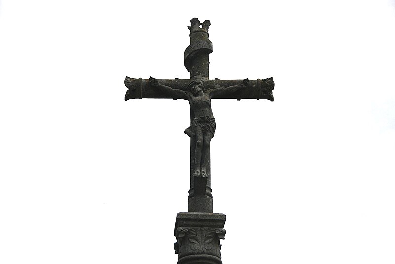 File:Les Forges (Morbihan) Croix-détail.JPG