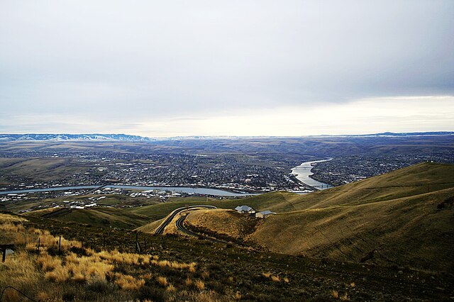 Lewiston and Clarkston, WA, from the north, (old grade in foreground)