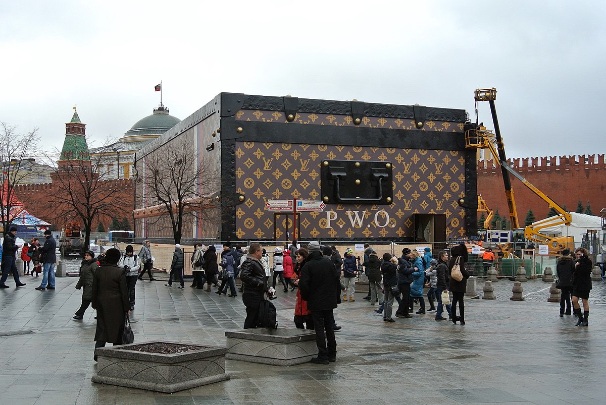 24 Dismantle Of Louis Vuitton Pavilion On Red Square Stock Photos, High-Res  Pictures, and Images - Getty Images