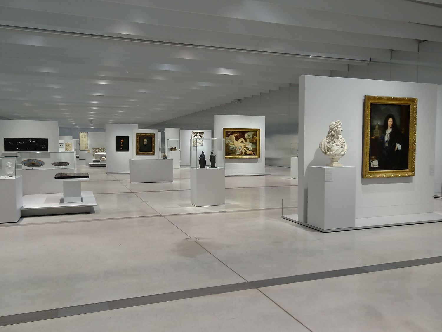 Intérieur d'une galerie de tableaux et d'objets d'art - Louvre