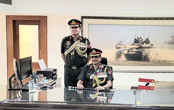 Lt Gen Vipul Shinghal taking over the command of the Corps from Lt Gen Dhiraj Seth, August 2022.