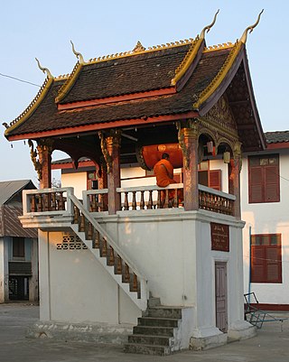 <span class="mw-page-title-main">Wat Manorom</span> Theravadin Buddhist temple in Luang Prabang, Laos
