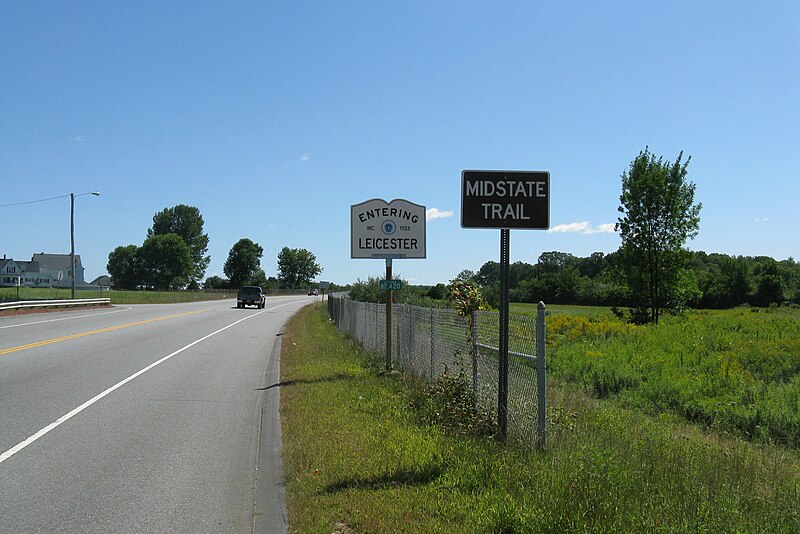 File:MA Route 9 entering Leicester, MA.jpg