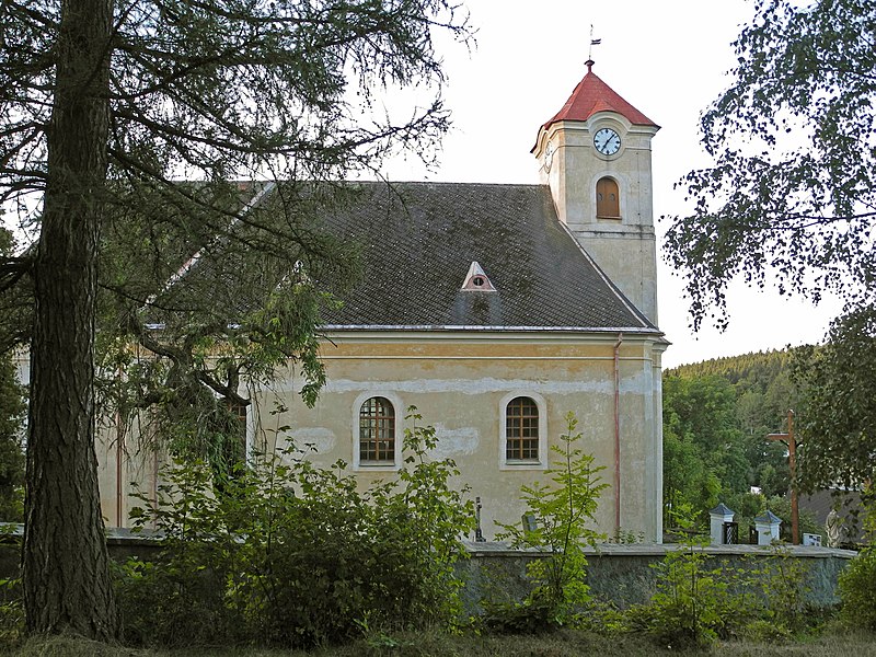 File:Mala-Moravka-Kirche-1.jpg