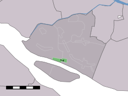 The hamlet centre (dark green) and the statistical district (light green) of Nieuwendijk in the former municipality of کورن‌دیک.