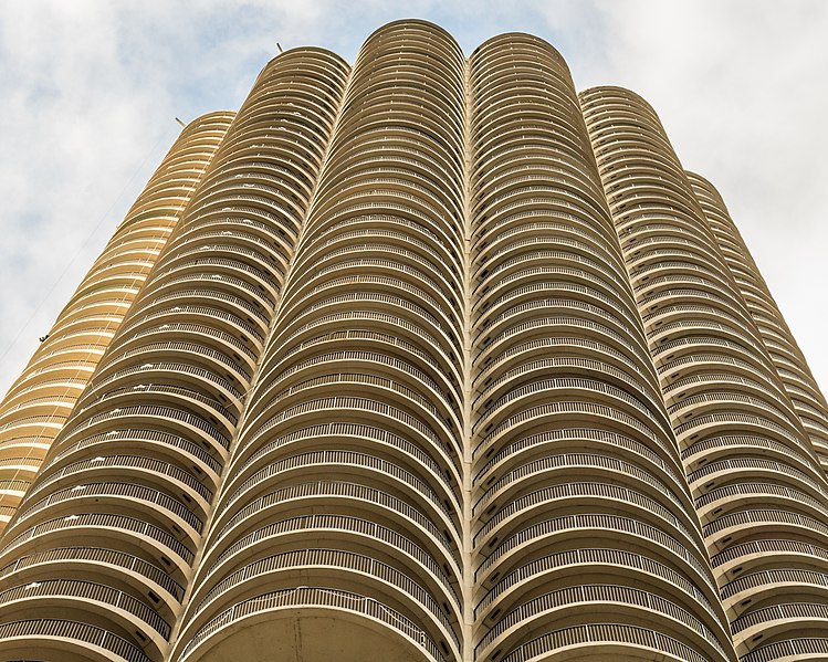 File:Marina City Chicago Illinois 2017-12245.jpg