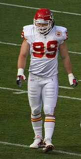 Mark Simoneau American football player (born 1977)