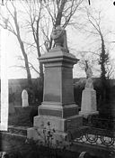 Memorial of Revd Benjamin Thomas (Myfyr Emlyn, 1836-93), Narberth NLW3363814.jpg