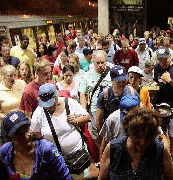 File:Metro crowd.jpg