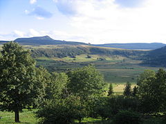 Le mont Mézenc depuis la commune de Chaudeyrolles, dans le sud-est.