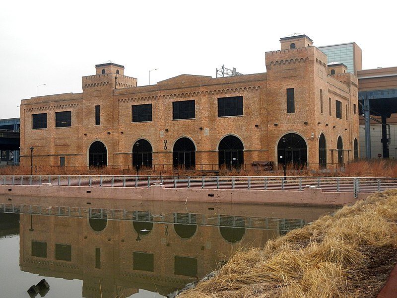 File:Mill Pond Park Power House cloudy jeh.jpg