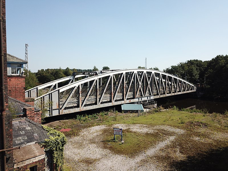 File:Moore Lane Swing Bridge Pump House.jpg