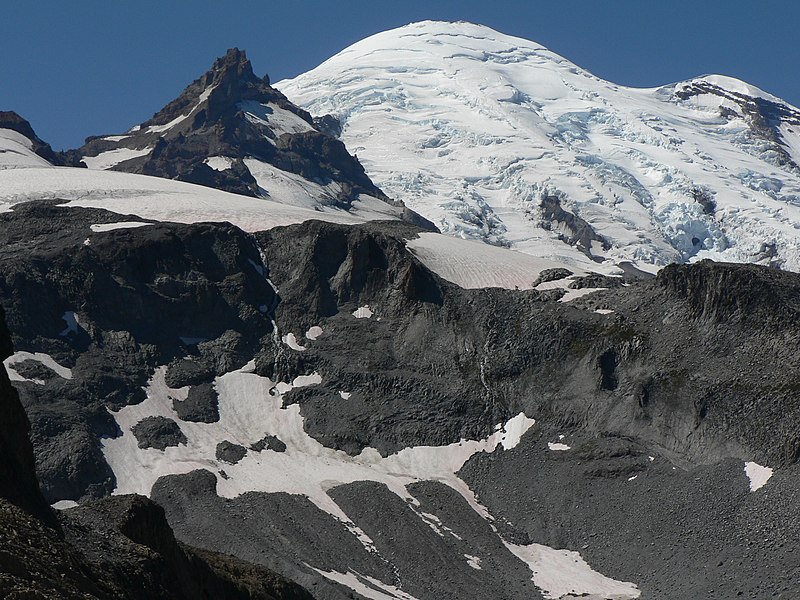 File:Mount Rainier 22925.JPG