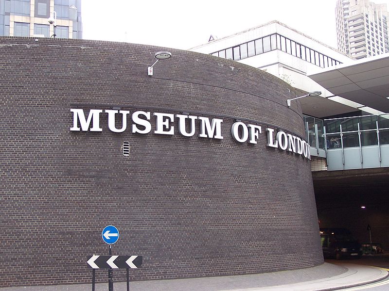 File:Museum of London exterior01.JPG