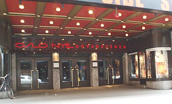 Oslo yangi teatr mainstage mainentrance.JPG