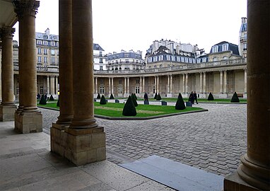 P1300267 Paris III hotel de Soubise Courtyard rwk.jpg