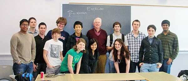 Professor Glashow's KHC PY 101 Energy class, at Boston University's Kilachand Honors College (Spring 2011)