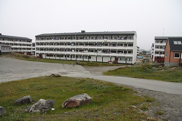 Image: Panel buildings in Sisimiut (1)