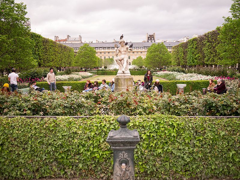 File:Park in Paris (15051114540).jpg